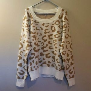 White Birch over sized sweater Animal print Size Large